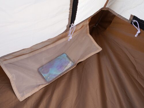 DODカマボコテント3Mのインナーテントにある寝室ポケット