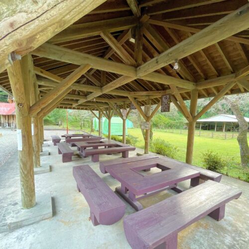 清流の森大川原峡キャンプ場にあるバーベキューハウス