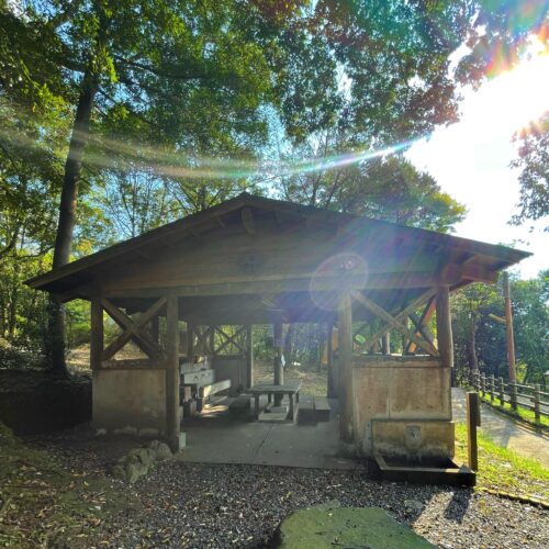 花房峡憩いの森キャンプ場にある炊飯所