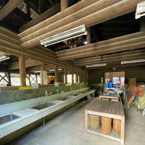 岩屋公園キャンプ場炊事棟