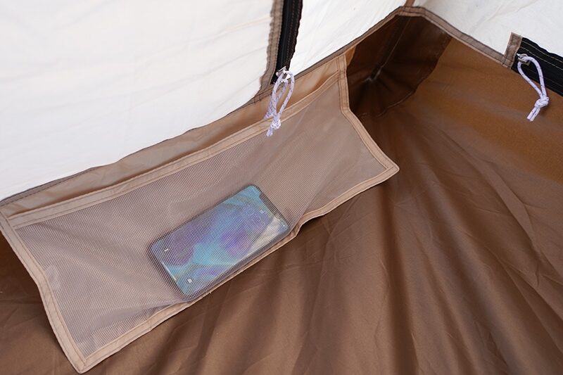 DODカマボコテント3Mのインナーテントにある寝室ポケット