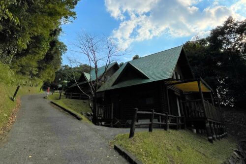 岩屋公園キャンプ場ロッジ