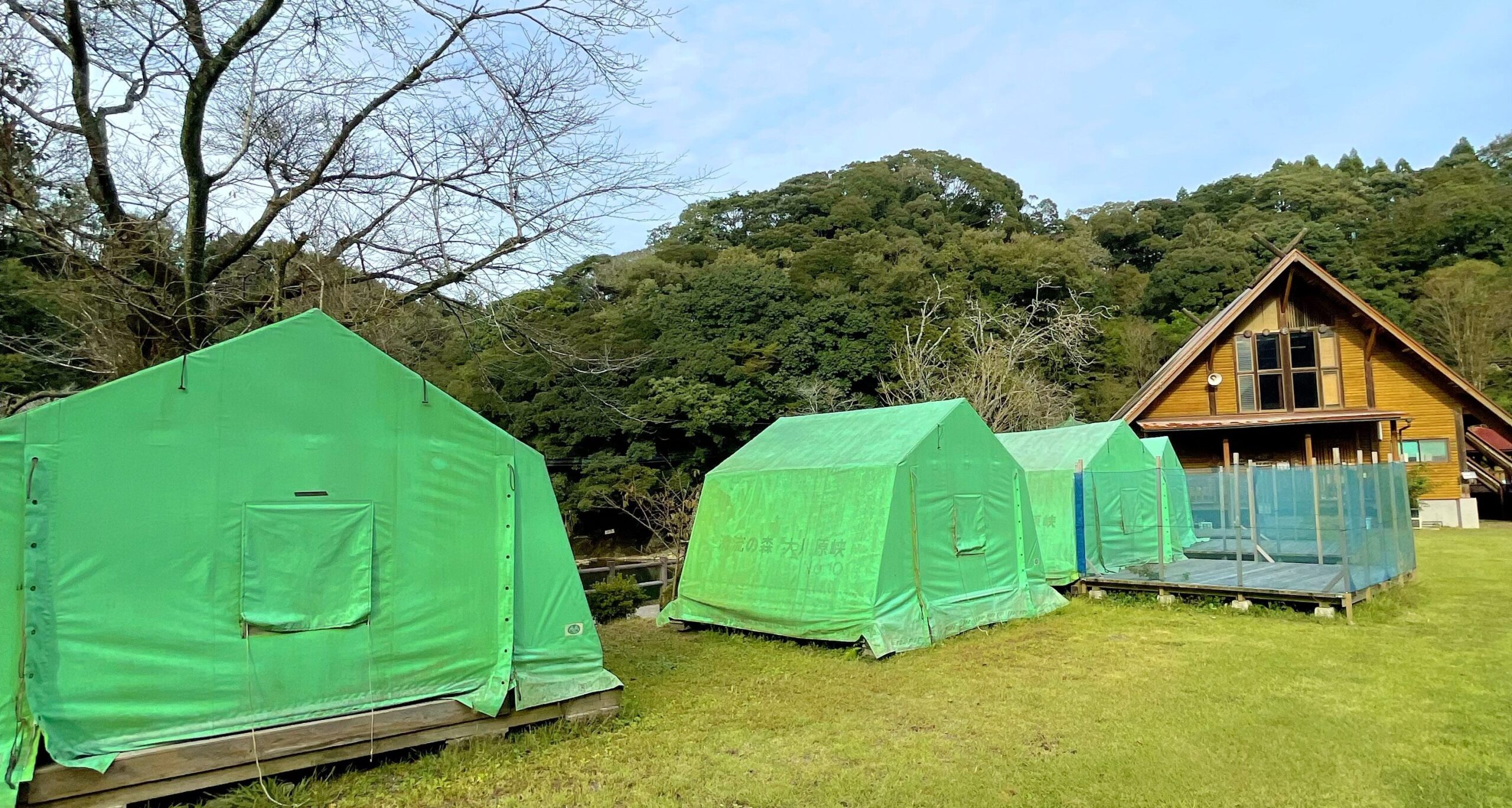 清流の森大川原峡キャンプ場にある常設テント