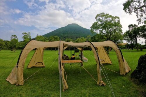 開聞岳とかいもん山麓ふれあい公園キャンプ場に張っているDODのカマボコテント