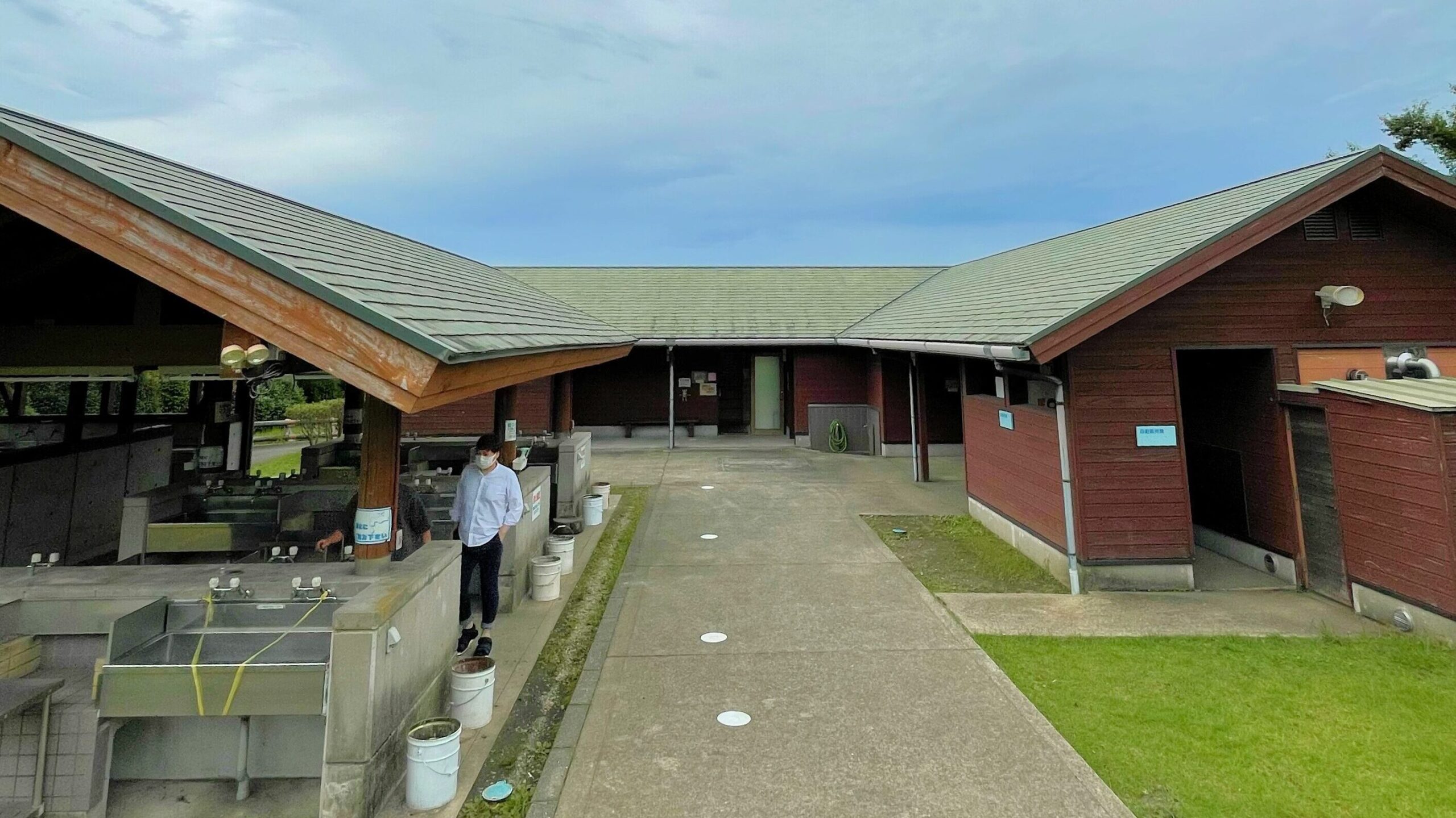 ひなもりオートキャンプ場サニタリーハウスA