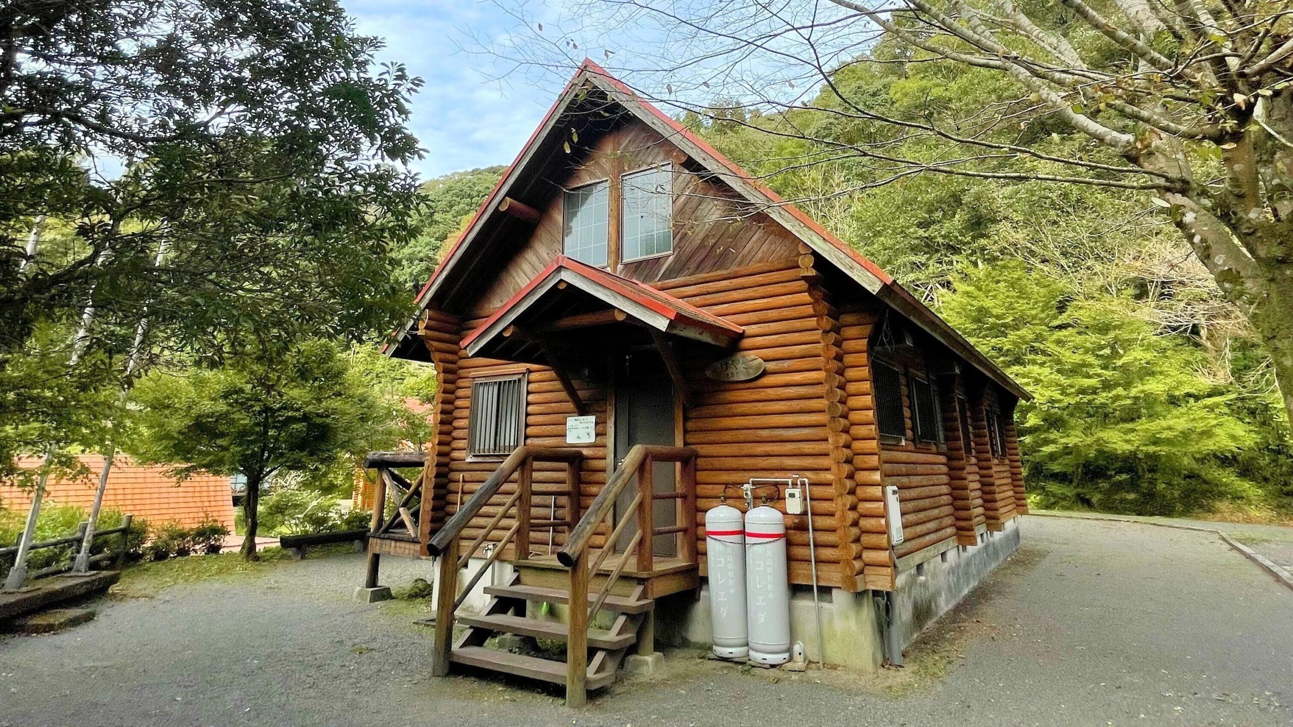 清流の森大川原峡キャンプ場にあるバンガロー