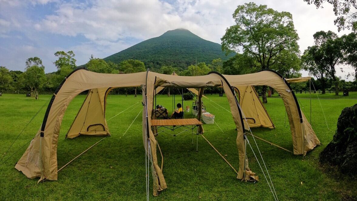 開聞岳とかいもん山麓ふれあい公園キャンプ場に張っているDODのカマボコテント