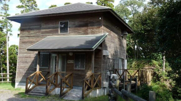 さえずりの森キャンプ場ロッジ