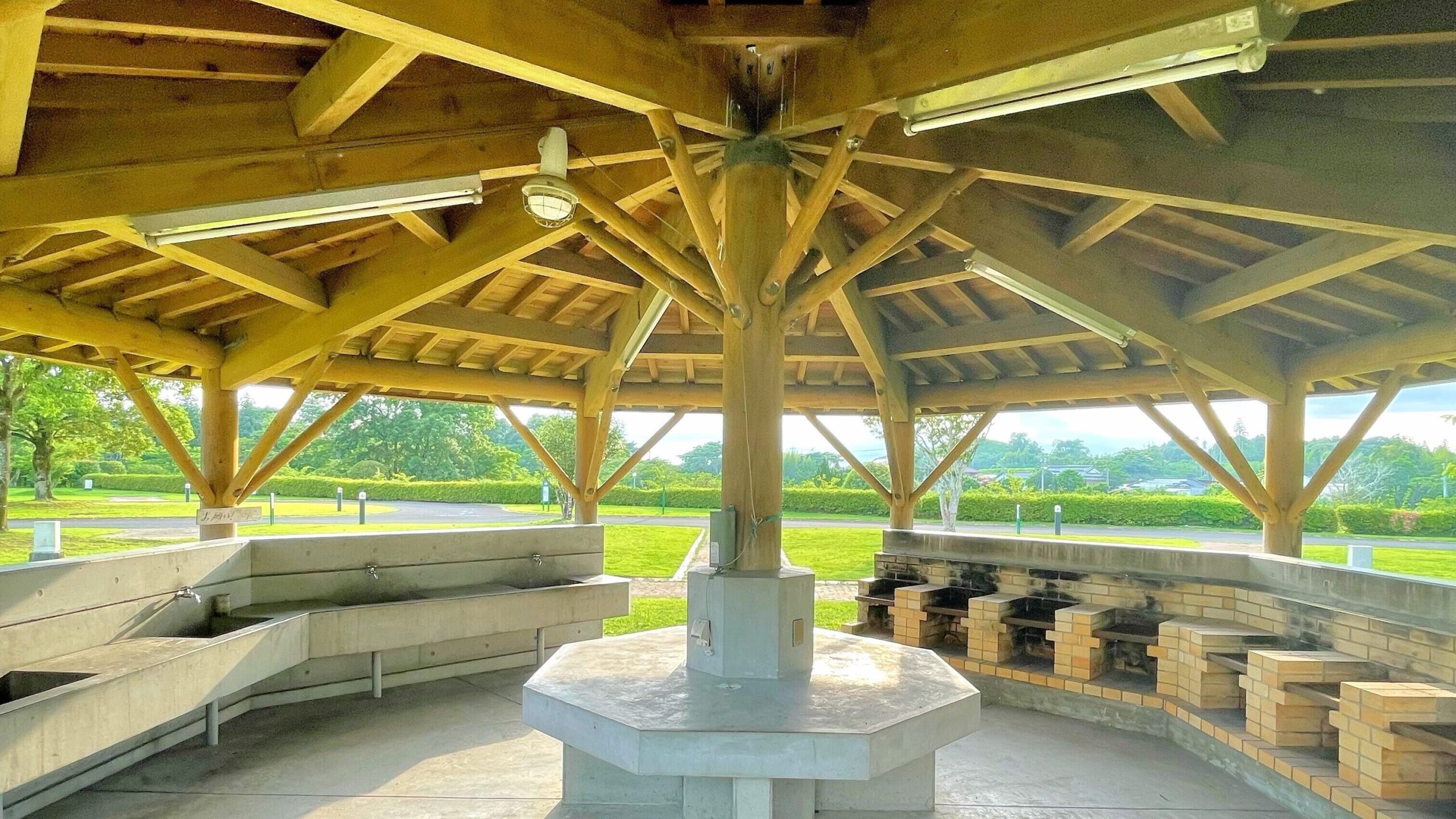 観音池公園オートキャンプ場の炊事棟内部