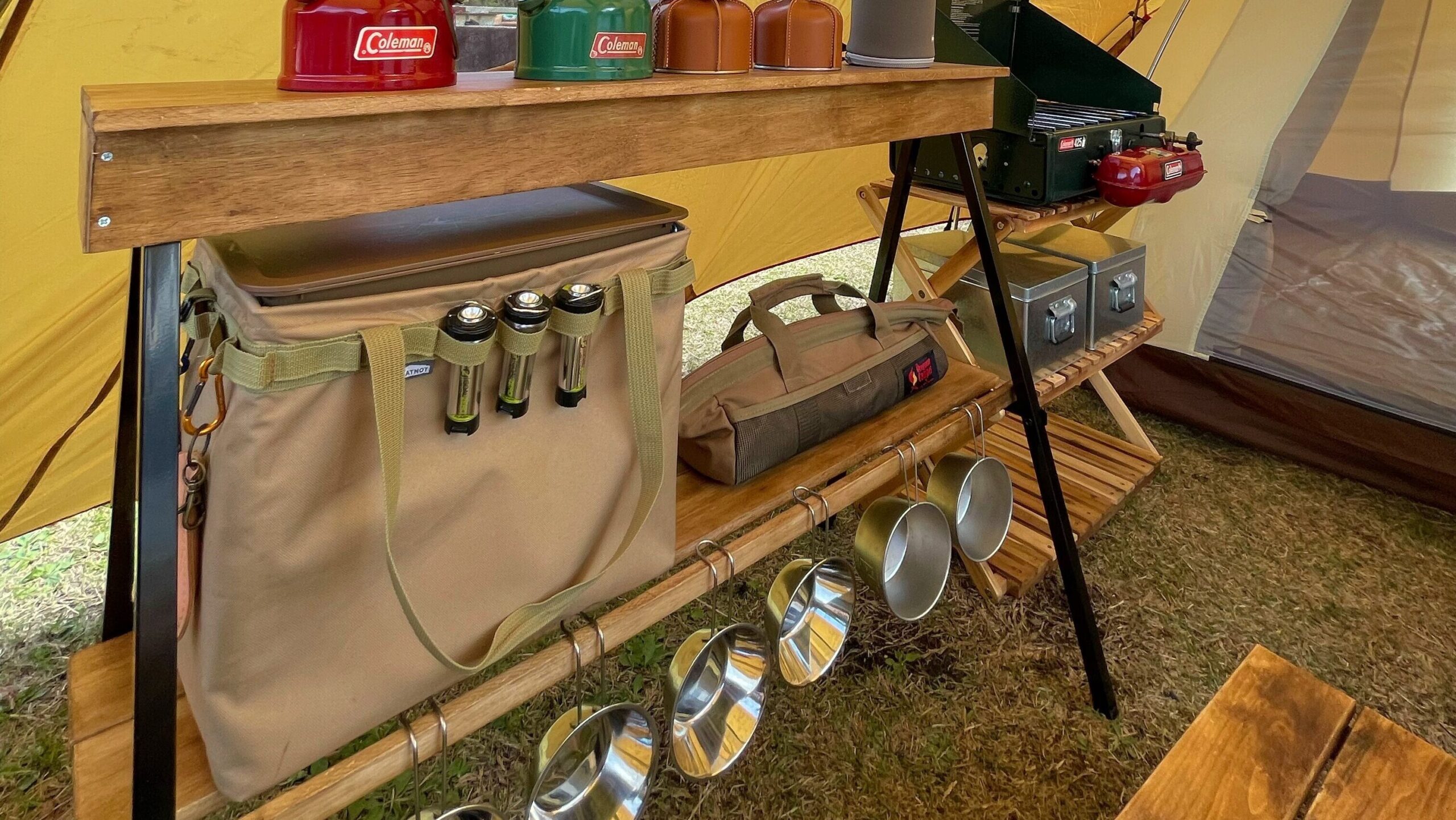 ソーホースで作ったキャンプ棚